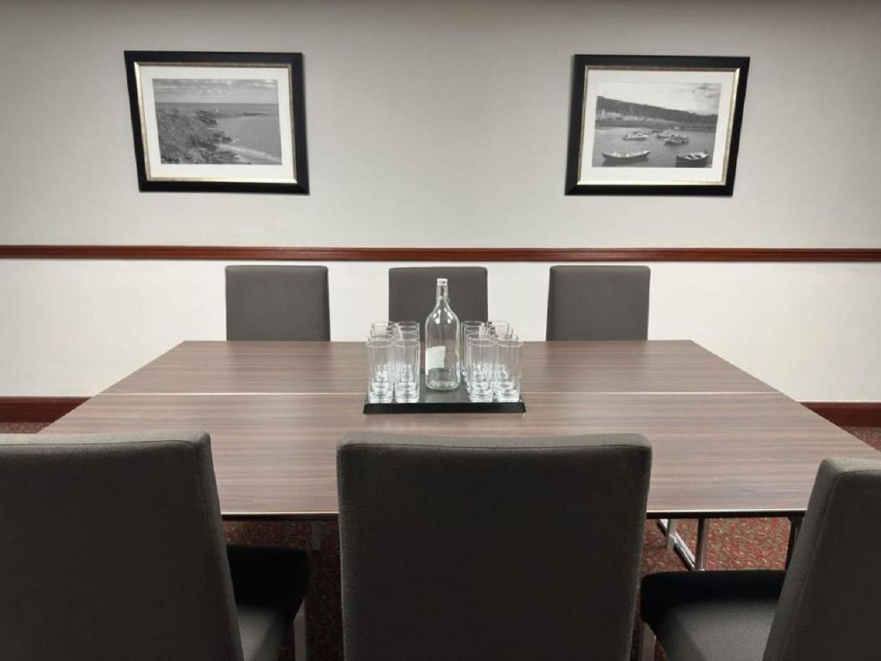 The Aberdeen Dyce Hotel Zewnętrze zdjęcie